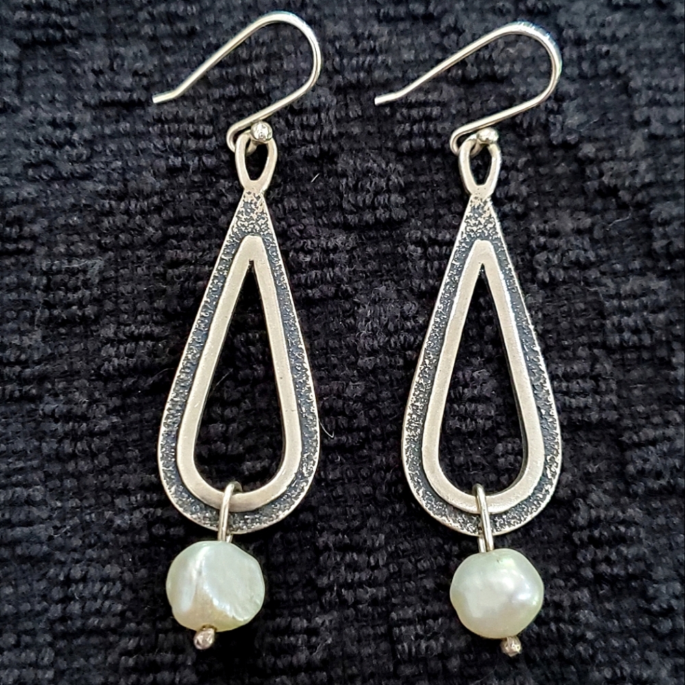 Silpada 925 Sterling Pearl Dangle Texture Earrings W1388